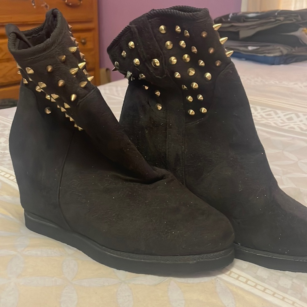 Woman’s ankle boots 🦄